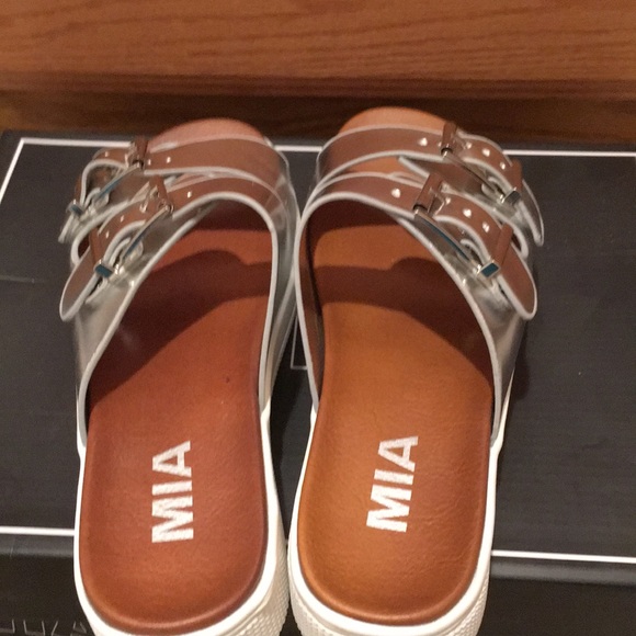 NWT MIA SILVER VENESSA 6 sandals shoes like Birk - Picture 3 of 8